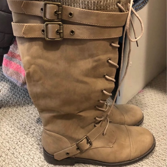Boots for women’s size 8.5 - Picture 1 of 1